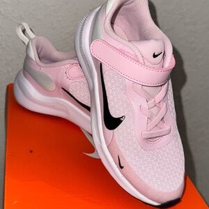 Nike Kids Light Pink Sneakers *NEW*